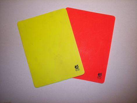 rot_und_gelb_fuball-red_and_yellow_card_soccer.jpg